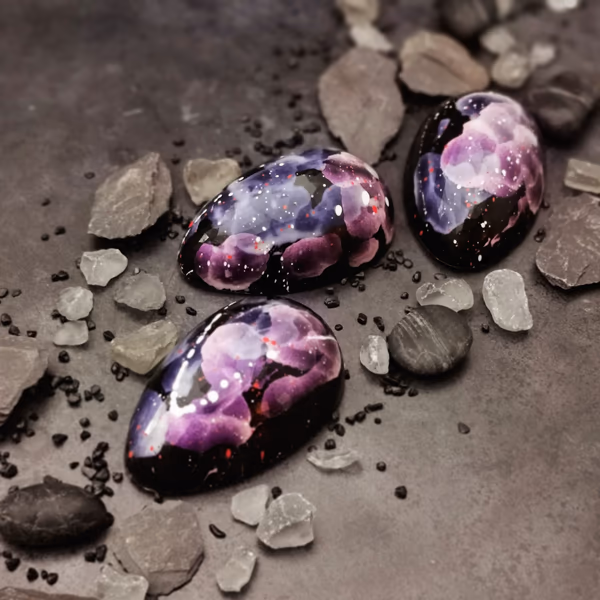 Filled Half Easter Egg - Apple Caramel Marshmallow Crisp