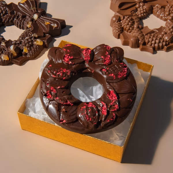 Raspberry 75% Solomon Islands Christmas Chocolate Wreath